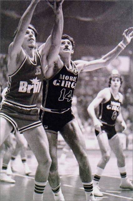 Nizza in maglia Brill Cagliari